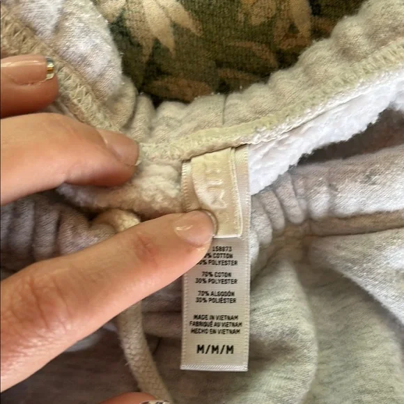 SKIMS Light Gray classic jogger sweatpants - Picture 5 of 6